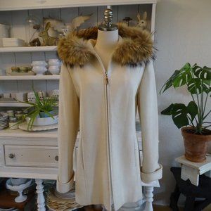 Mackintosh White Wool Zipper Jacket with Racoon Fur Hood Trim